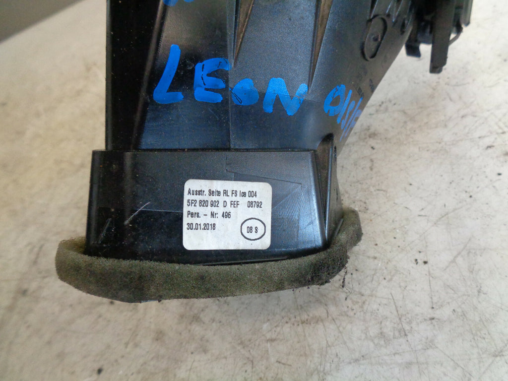 SEAT LEON MK3 2018 OSF DRIVER SIDE RIGHT AIR VENT 5F2820902D