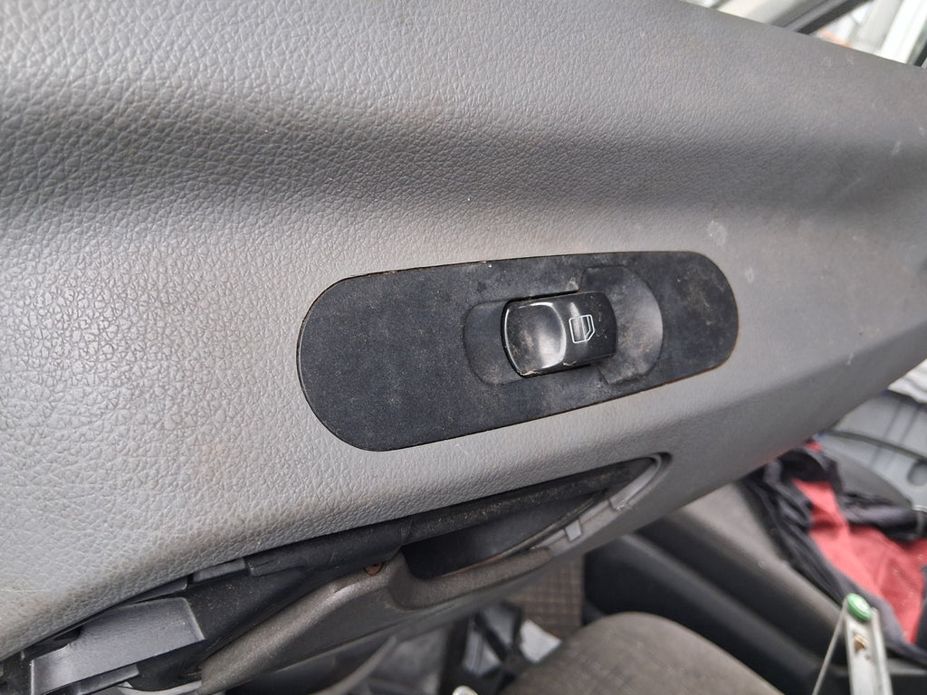 2016 MERCEDES SPRINTER MK2 W906 NSF PASSENGER SIDE FRONT WINDOW CONTROL SWITCH
