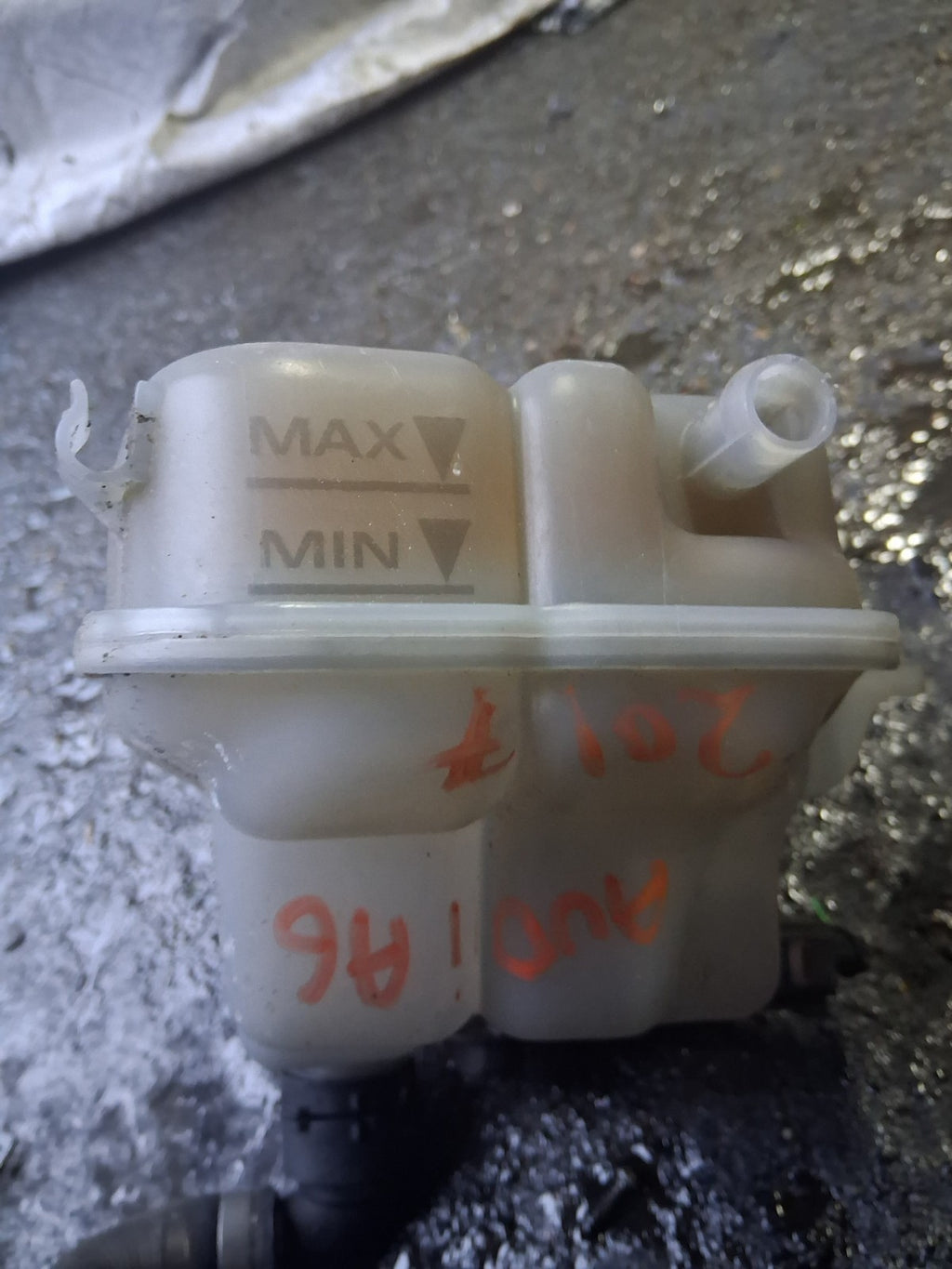 2017 AUDI A6 C7 2.0 DIESEL COOLANT OVERFLOW EXPANSION TANK RESERVOIR 4G0122055D
