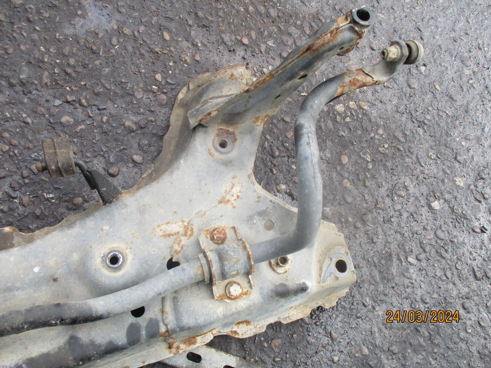 FORD TRANSIT COURIER 2014 1.6 DIESEL FRONT METAL SUBFRAME