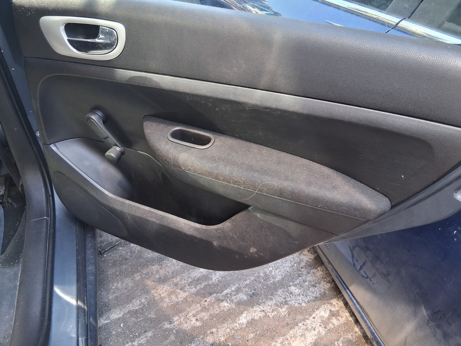 2006 PEUGEOT 307 OSR DRIVER SIDE REAR COMPLETE DOOR IRON GREY METALLIC EZWD