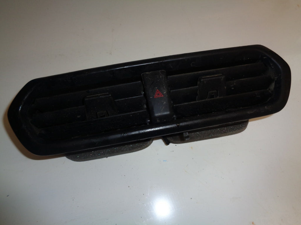 FORD ECOSPORT ST 2019 FRONT AIR VENT WITH HAZARD SWITCH GN1519K617