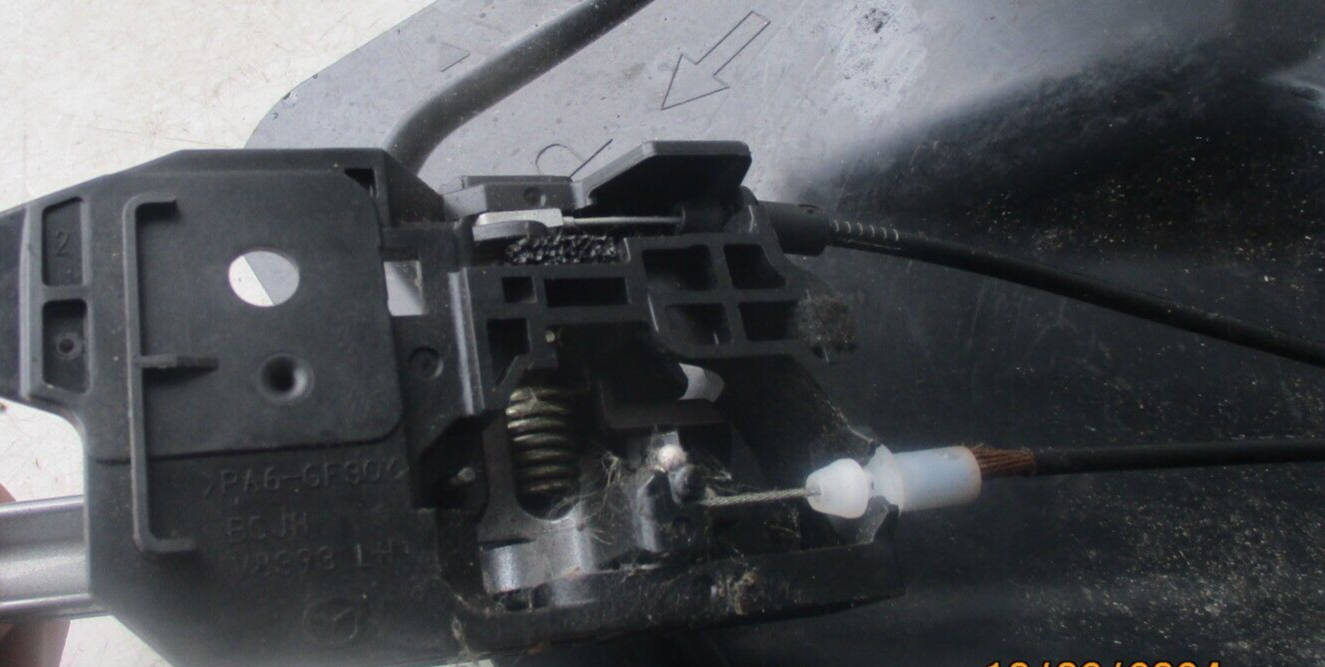 MAZDA 3 MK4 2021 DOOR LOCK MECHANISM CATCH LATCH WITH HANDLE