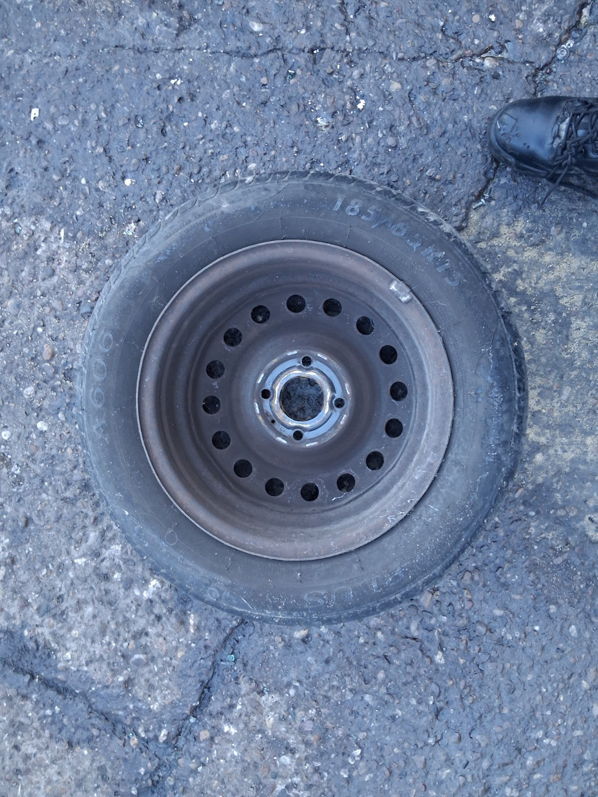 2005 NISSAN ALMERA MK2 15 INCH STEEL WHEEL WITH TYRE 185/65R15