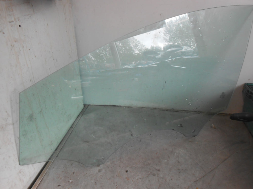 FORD FOCUS C346 (MK3) 5 DOOR NSF PASSENGER FRONT DOOR DROP GLASS WINDOW