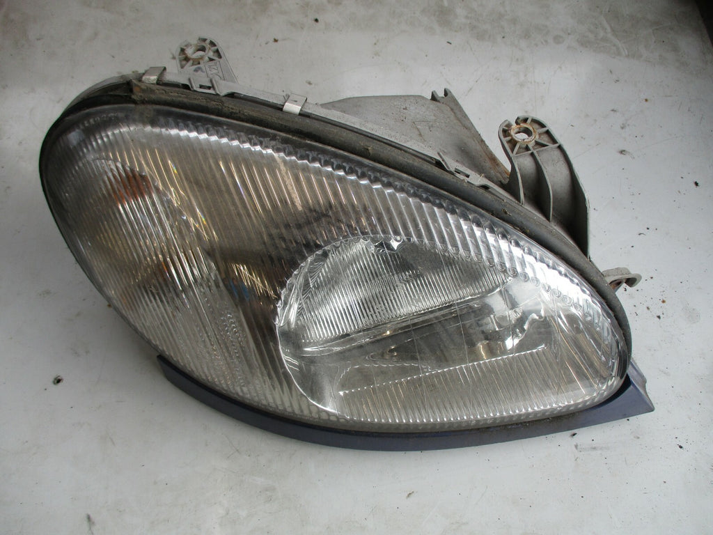 DAEWOO LANOS OSF DRIVER SIDE HEADLIGHT HEAD LAMP FRONT RIGHT WITH TRIM