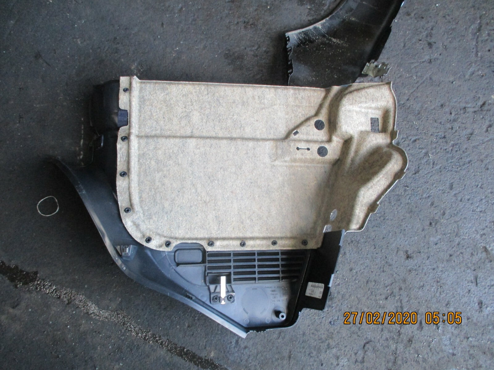AUDI A1 8X SPORT 2018 NSR PASSENGER SIDE REAR BOOT TRIM PLASTIC COVER 8X3867761