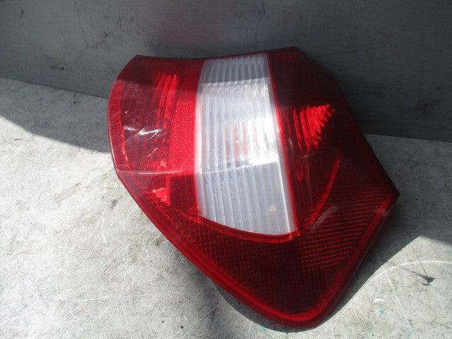 2004 BMW 1 SERIES E87 DRIVER SIDE REAR TAIL LIGHT LAMP