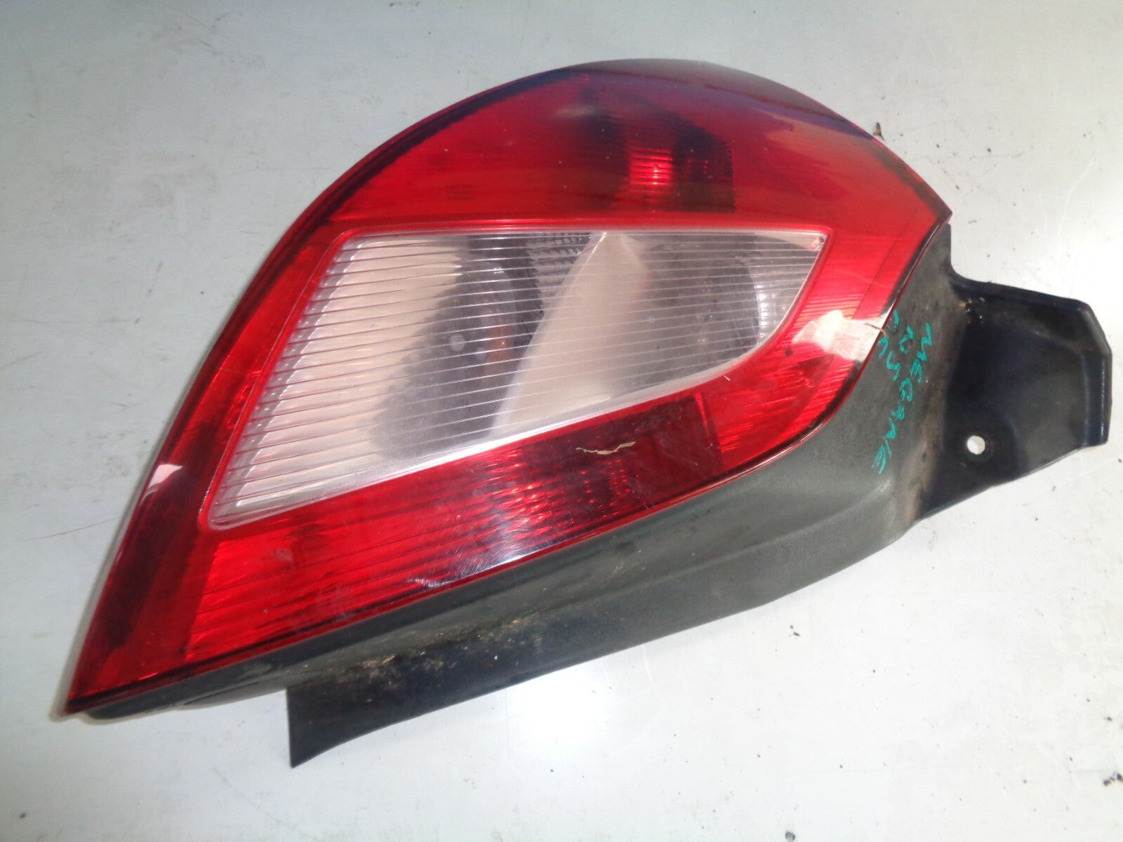 RENAULT MEGANE MK2 2005 NS PASSENGER SIDE REAR TAIL LIGHT LAMP 820073236