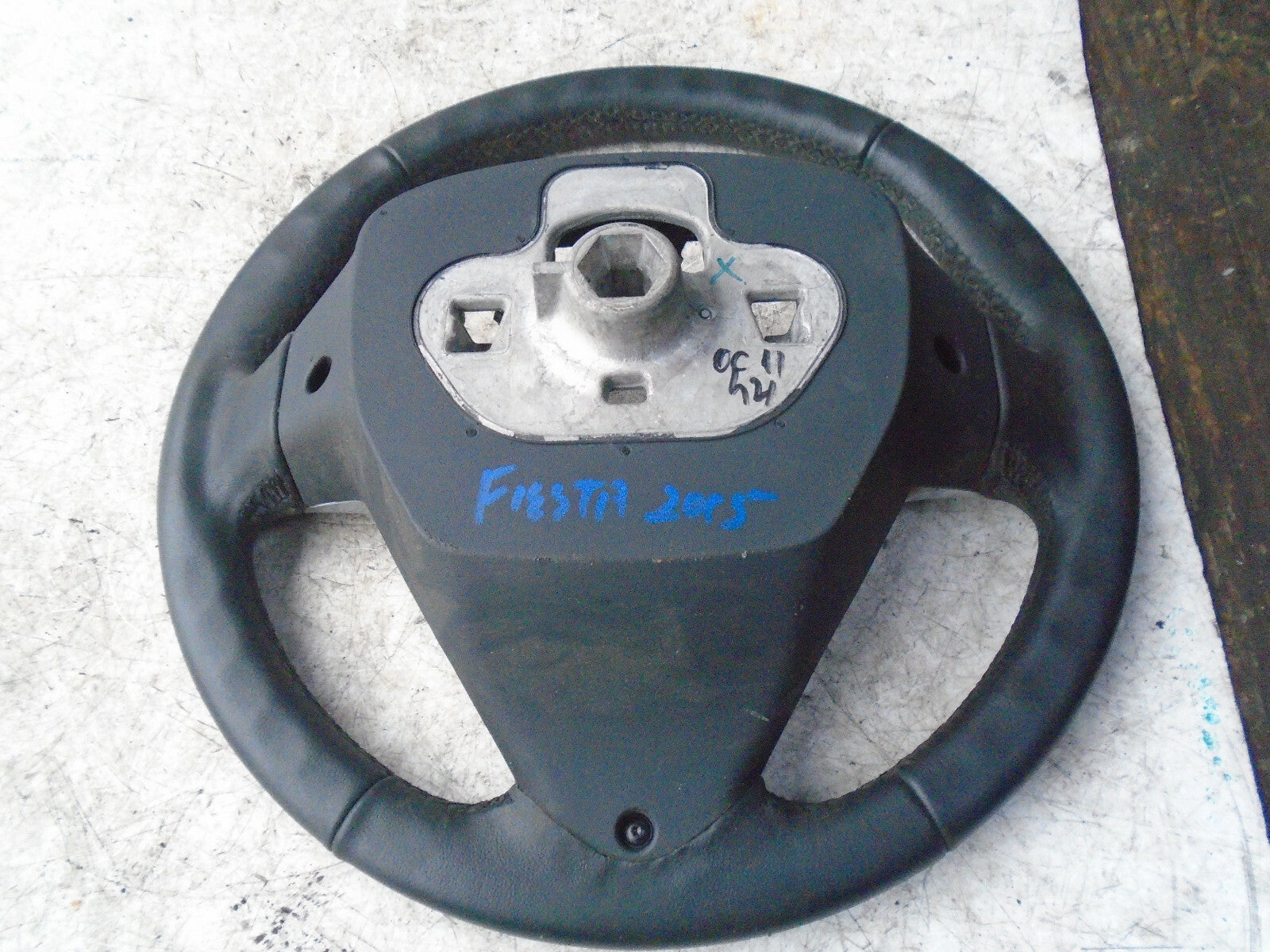 FORD FIESTA MK7 2016 3 SPOKE MULTIFUNCTION STEERING WHEEL C1BB3600EB3ZHE
