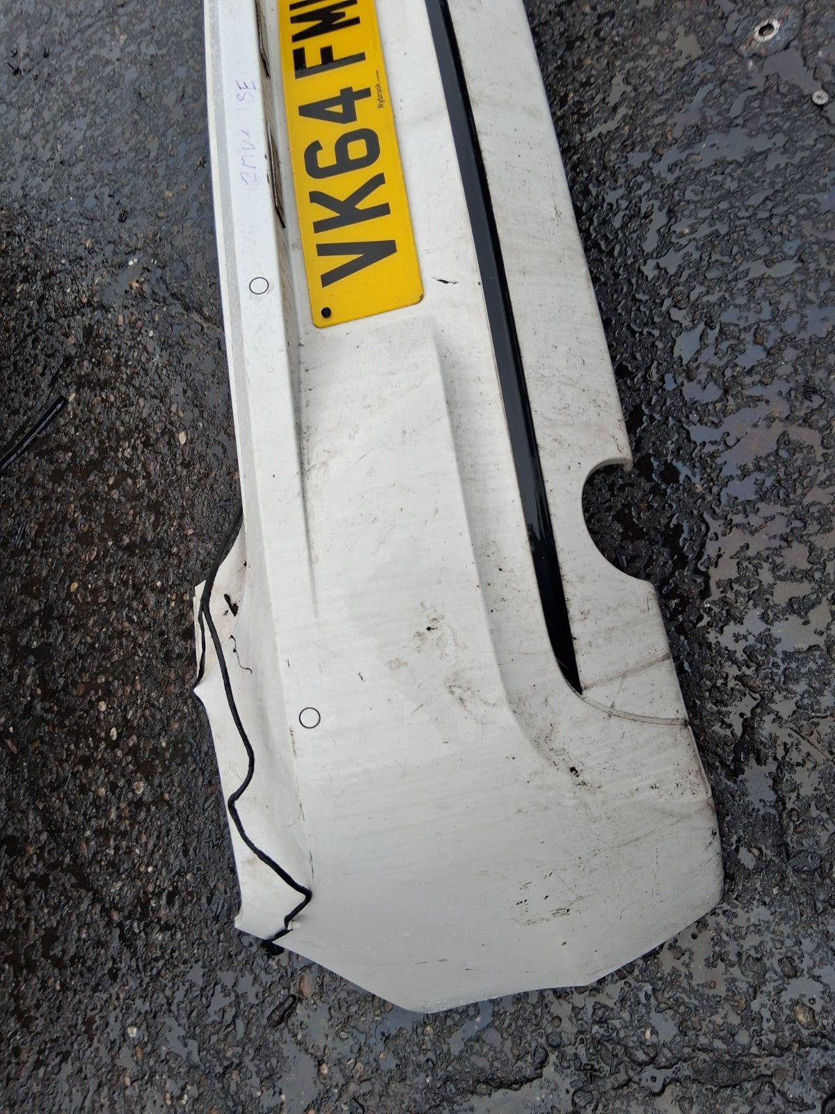 2014 BMW 1 SERIES F20 3 DOOR COMPLETE REAR BUMPER WHITE