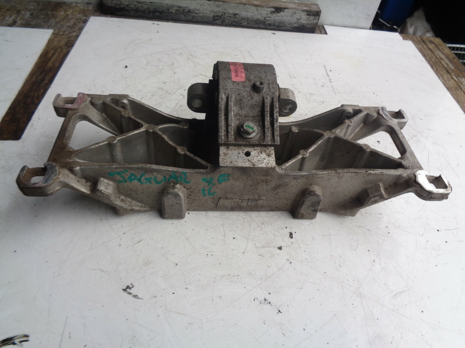 JAGUAR XF 2016 FACELIFT 3.0 DIESEL GEARBOX MOUNT BRACKET 6w936a026a