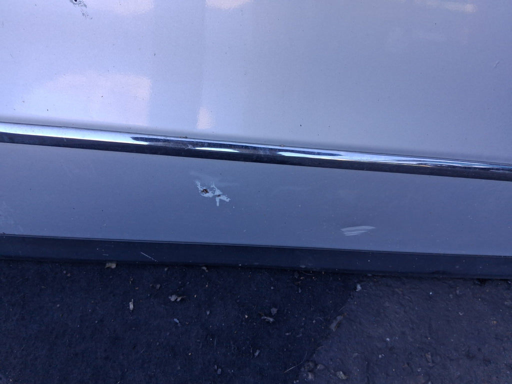 2006 VW VOLKSWAGEN PASSAT B6 ESTATE OSF DRIVER SIDE FRONT RIGHT BARE DOOR SILVER