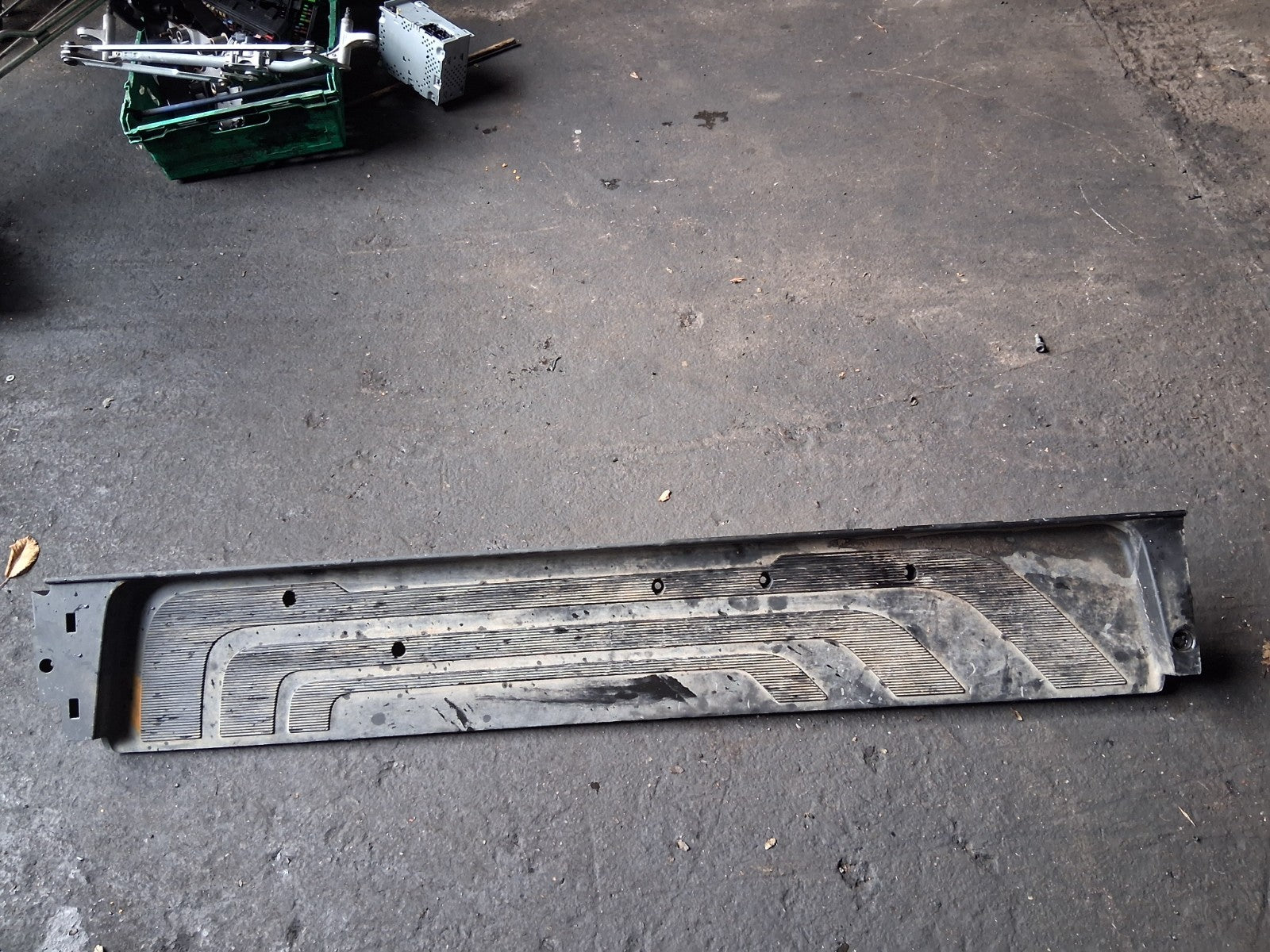 2023 MERCEDES SPRINTER SLIDING DOOR STEP TRIM A9106860500