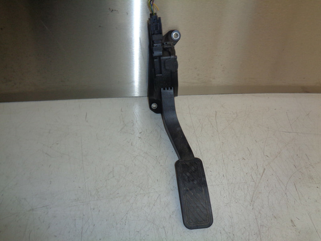 FORD FIESTA MK7 2017 1.25 PETROL ACCELERATOR THROTTLE PEDAL 8V219F836AB