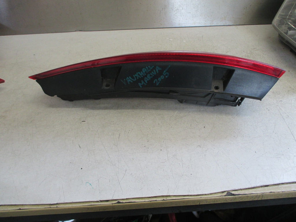 VAUXHALL MERIVA 2005 OSR DRIVER SIDE REAR LIGHT LAMP 13203392