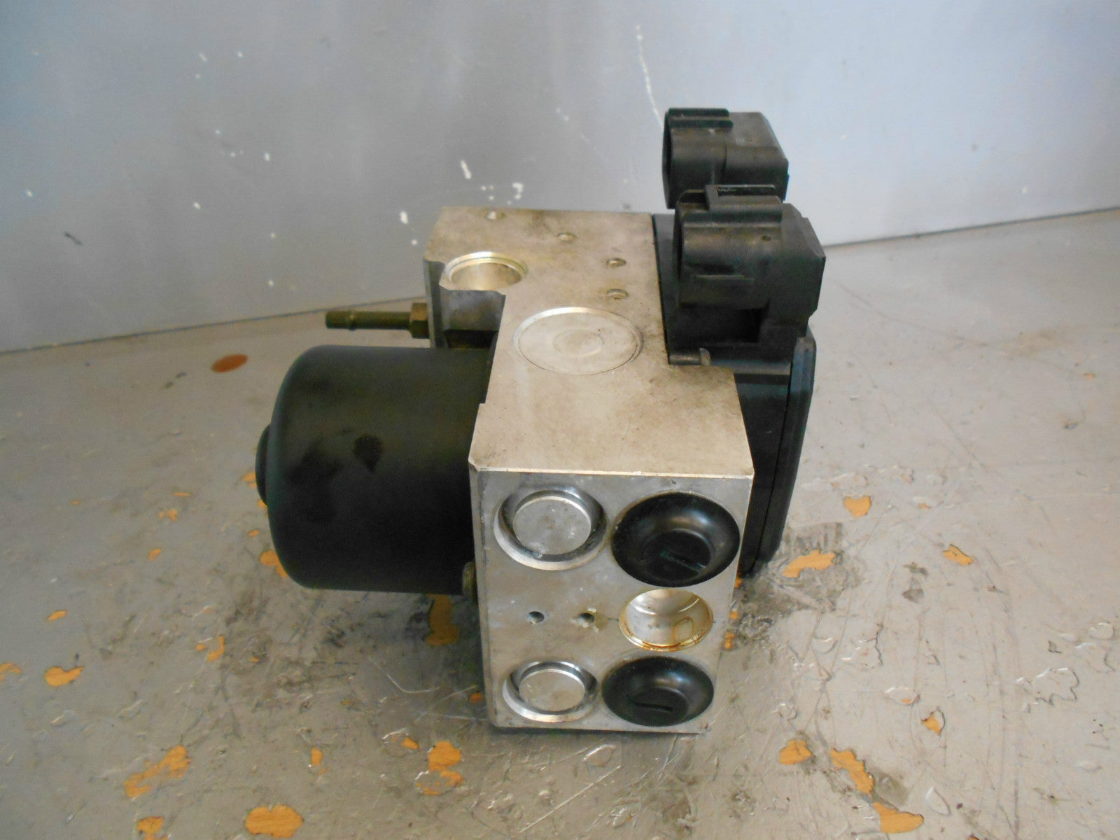 LEXUS IS 200 2001 ABS ESP PUMP & CONTROL MODULE 12038796 4454055010 133200504