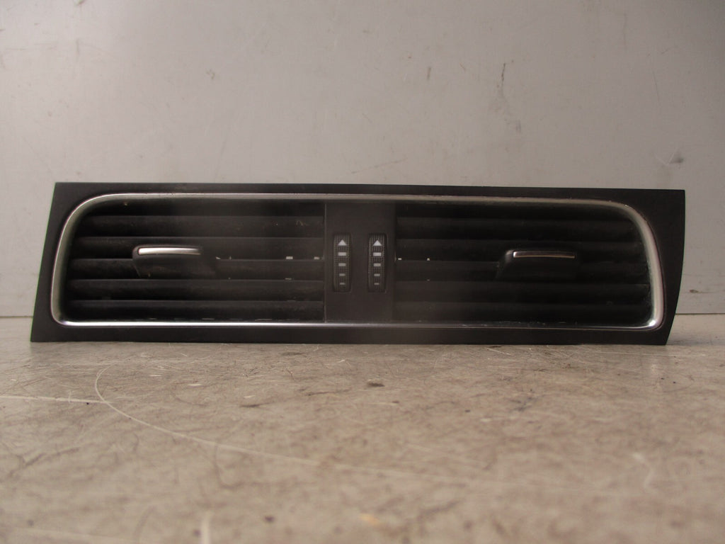 2011 AUDI A5 8T CENTRE DASHBOARD AIR VENT 8T2820951B