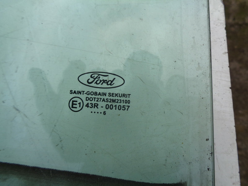 FORD FOCUS MK2 2006 OSR DRIVER SIDE REAR WINDOW GLASS E143R001057