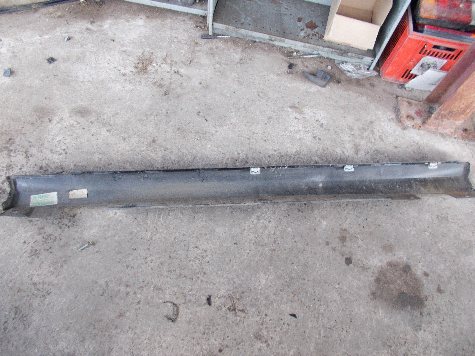 MERCEDES C CLASS W204 SALOON OS DRIVERS SIDE SKIRT BLACK  A2046900440