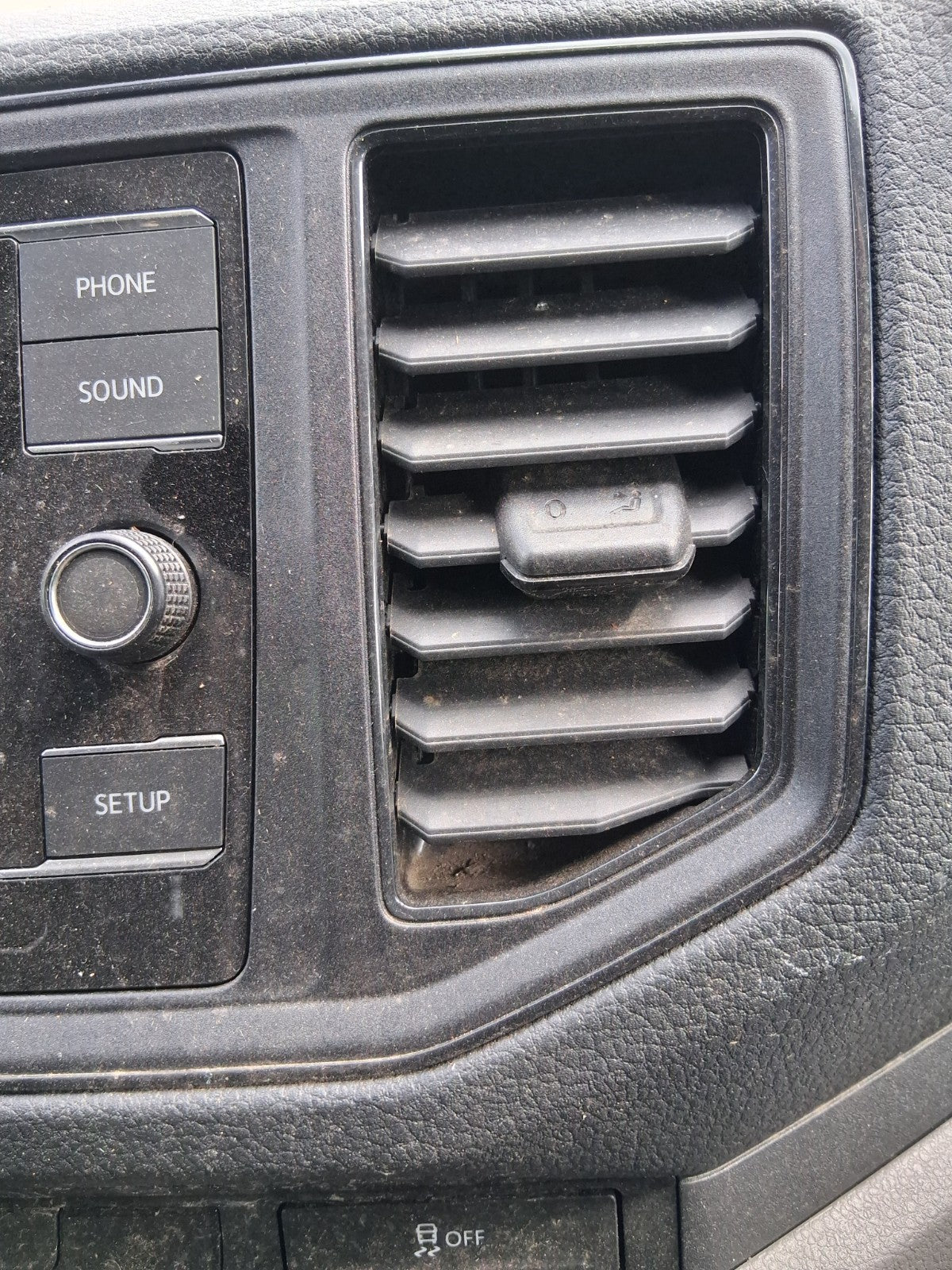 2022 VW VOLKSWAGEN CRAFTER MK2 FRONT DASHBOARD PAIR OF CENTRE AIR VENTS