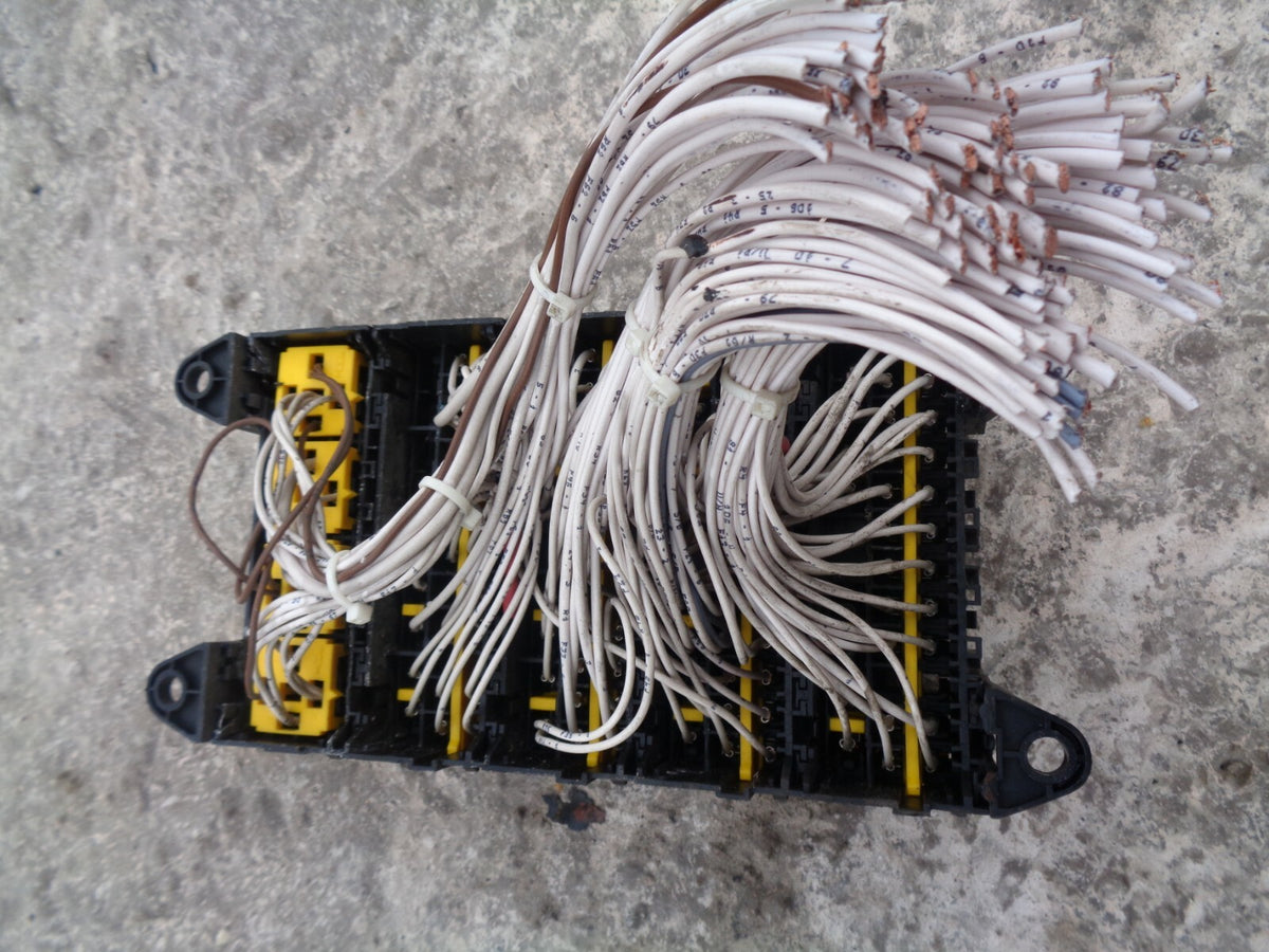 OPTARE ALERO PARTY BUS 2003 FUSE BOX UNIT