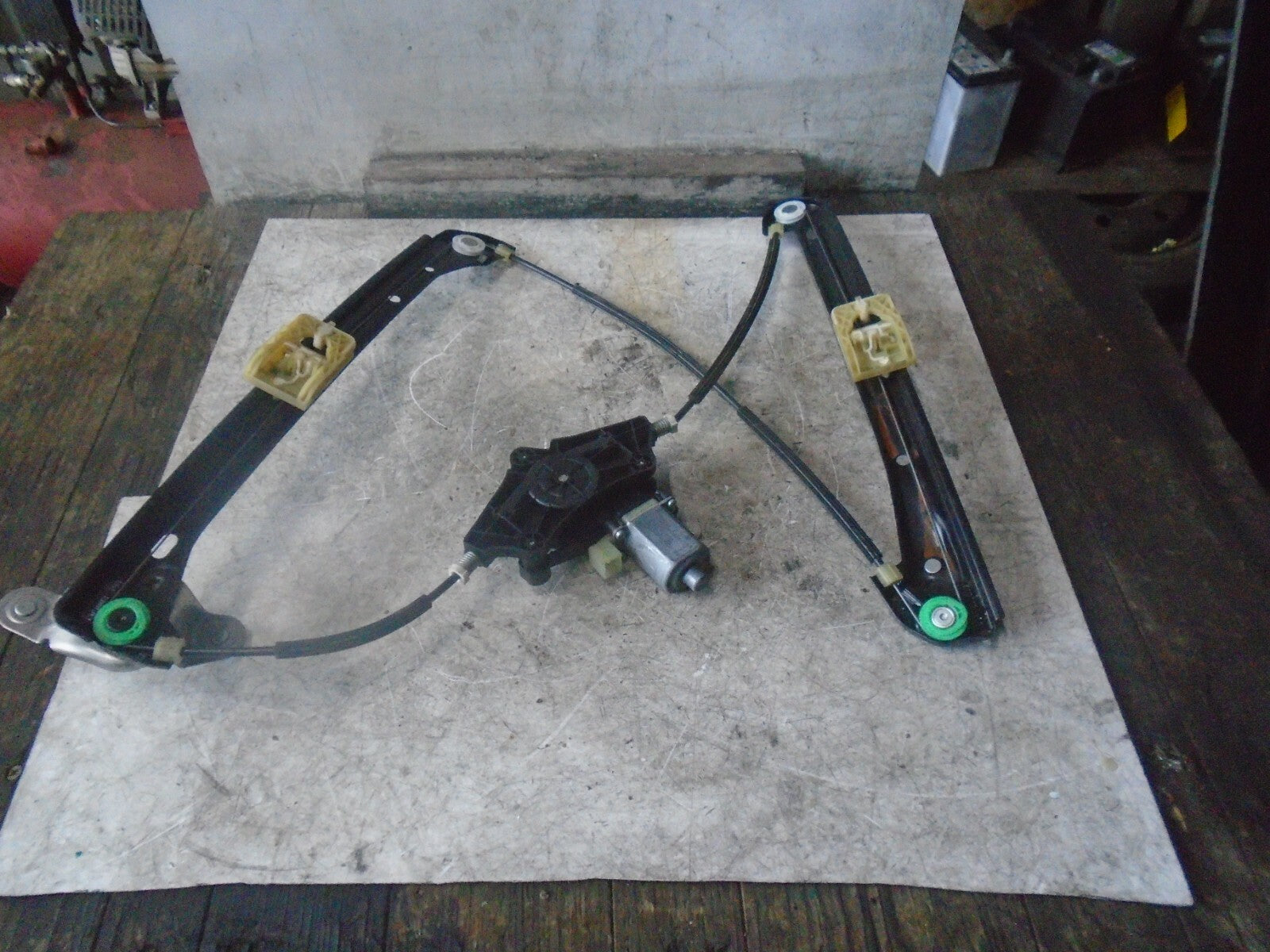 VOLKSWAGEN GOLF 2018 MK7 NSF FRONT PASSENGER SIDE WINDOW MOTOR REGULATOR
