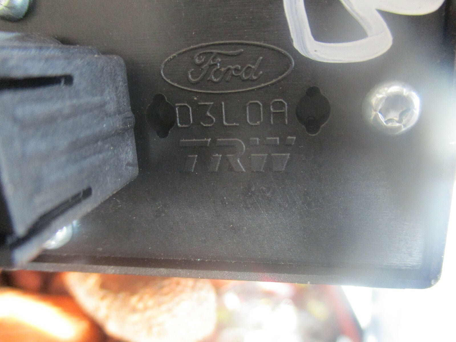 FORD MONDEO MK3 2005 ELECTRIC HANDBRAKE SWITCH