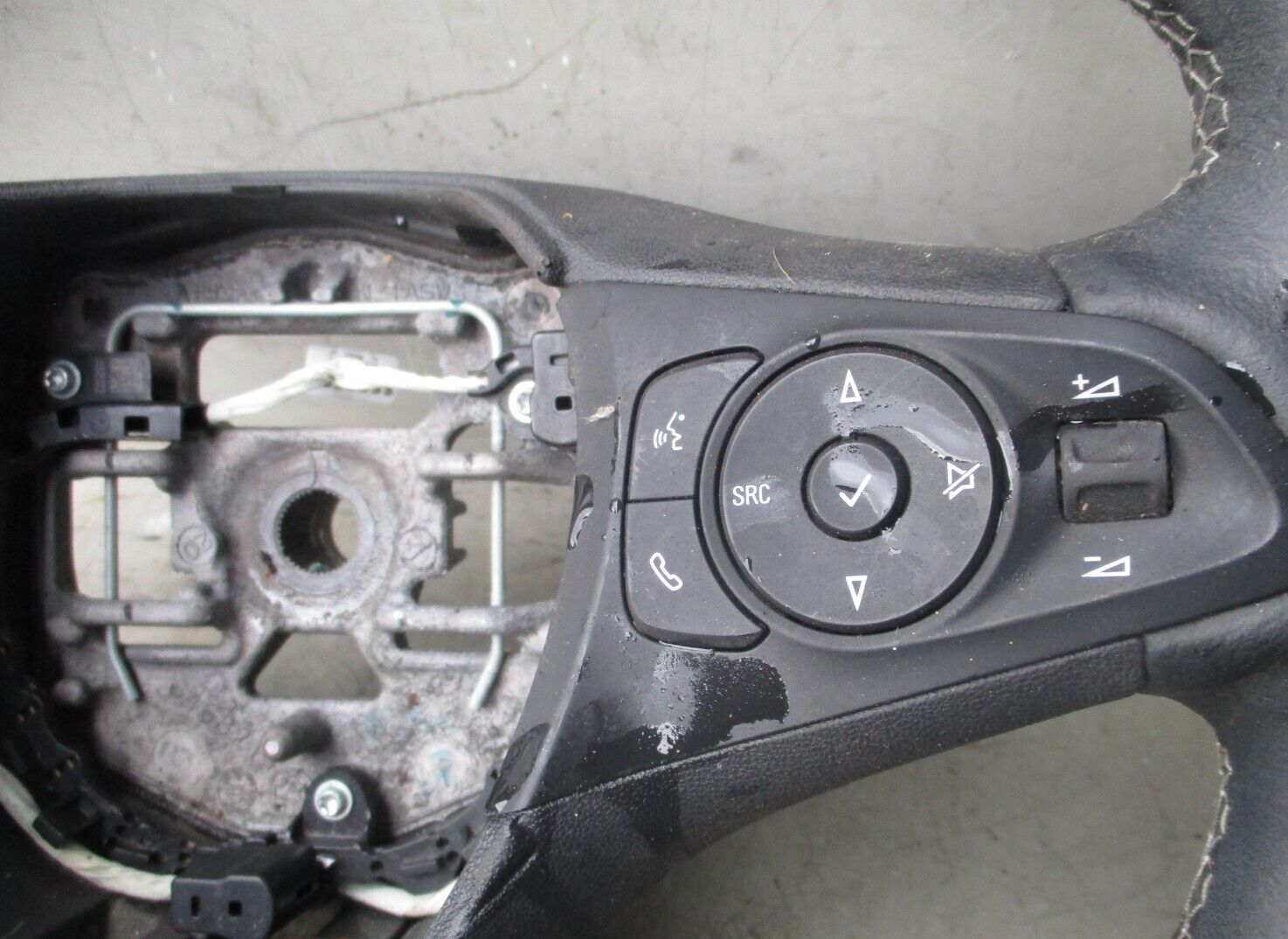 VAUXHALL CORSA F MULTIFUNCTION LEATHER STEERING WHEEL 647390500A