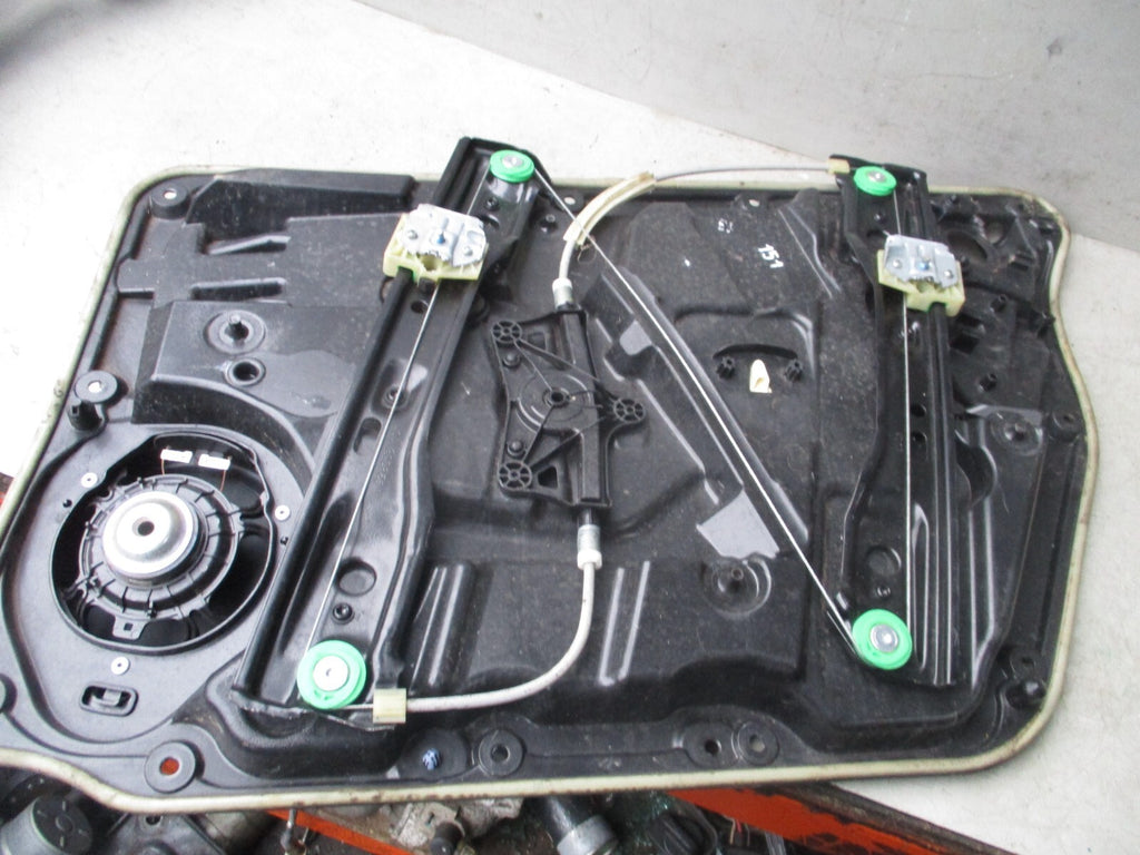 MERCEDES BENZ 2017 A CLASS W176 PASSENGER SIDE FRONT DOOR WINDOW MOTOR REGULATOR