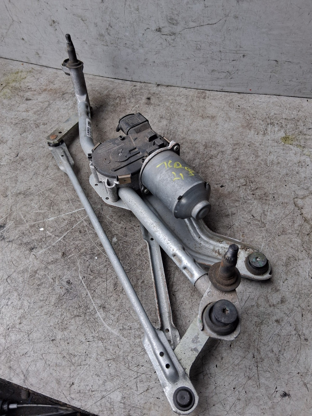 2021 VW VOLKSWAGEN T CROSS FRONT WINDSCREEN WIPER MOTOR & LINKAGE 2GN955023B