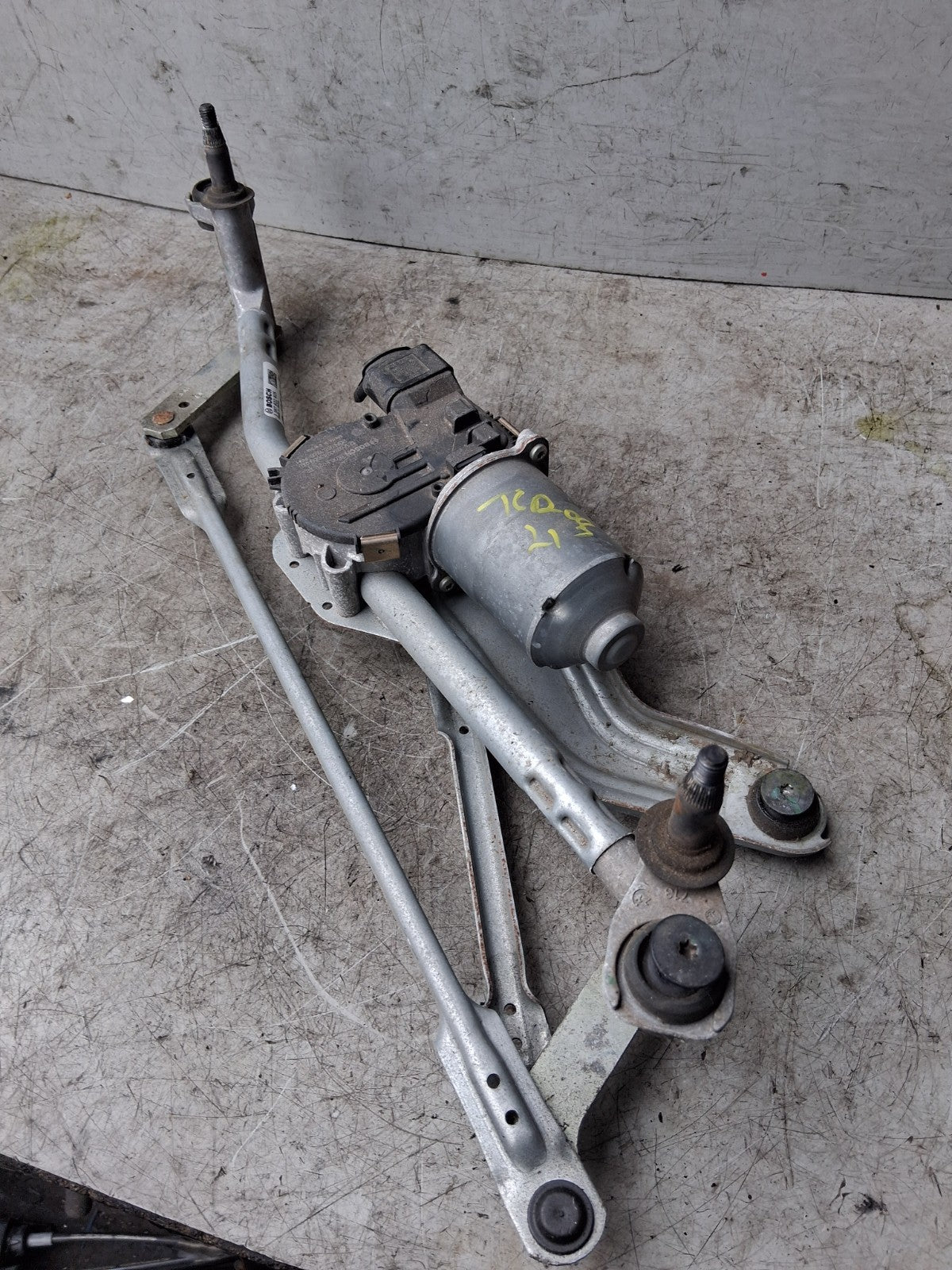 2021 VW VOLKSWAGEN T CROSS FRONT WINDSCREEN WIPER MOTOR & LINKAGE 2GN955023B