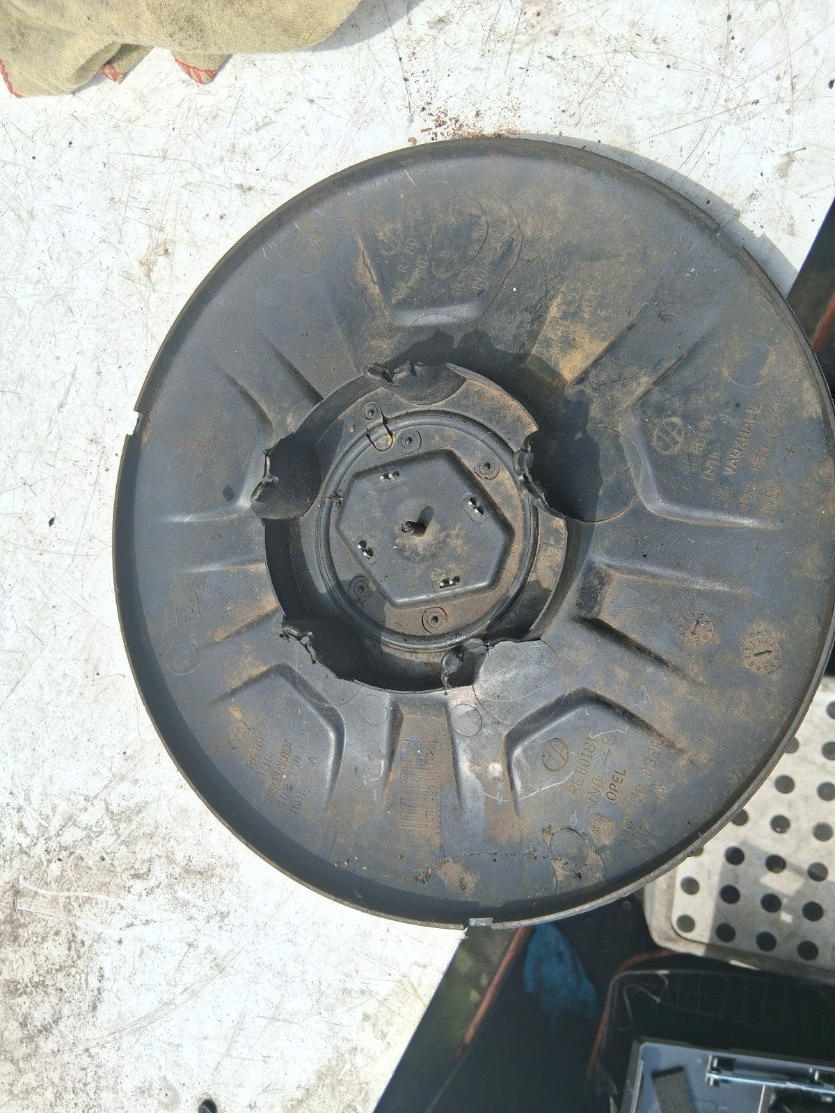 2023 RENAULT MASTER MK3 CENTRE WHEEL CAP 403150031R