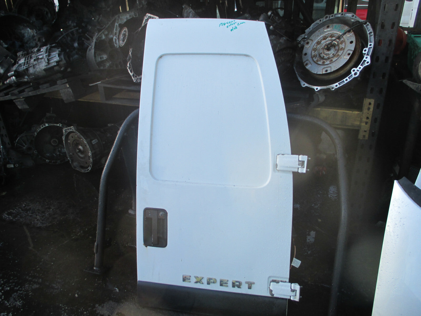 PEUGEOT EXPERT 2004 OSR DRIVER SIDE REAR COMPLETE DOOR WHITE