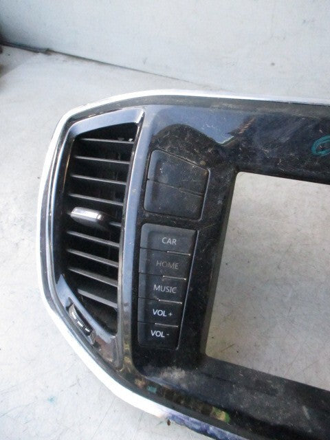2020 LDV SAIC V80 MIDDLE DASH AIR VENT & RADIO CONTROL SWITCH & TRIM C00104309