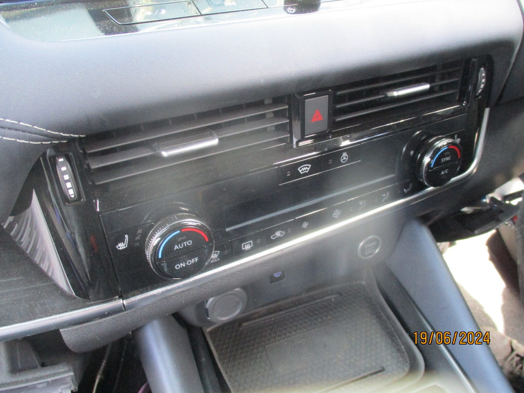 NISSAN QASHQAI J12 MK3 2023 HEATER AC CLIMATE CONTROL & HEATED SEAT SWITCH PANEL