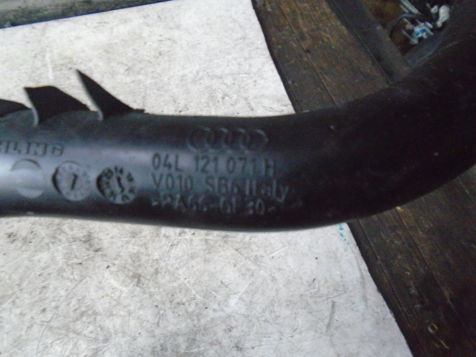 AUDI A6 2017 C7 ENGINE WATER COOLANT PIPE 04L121071