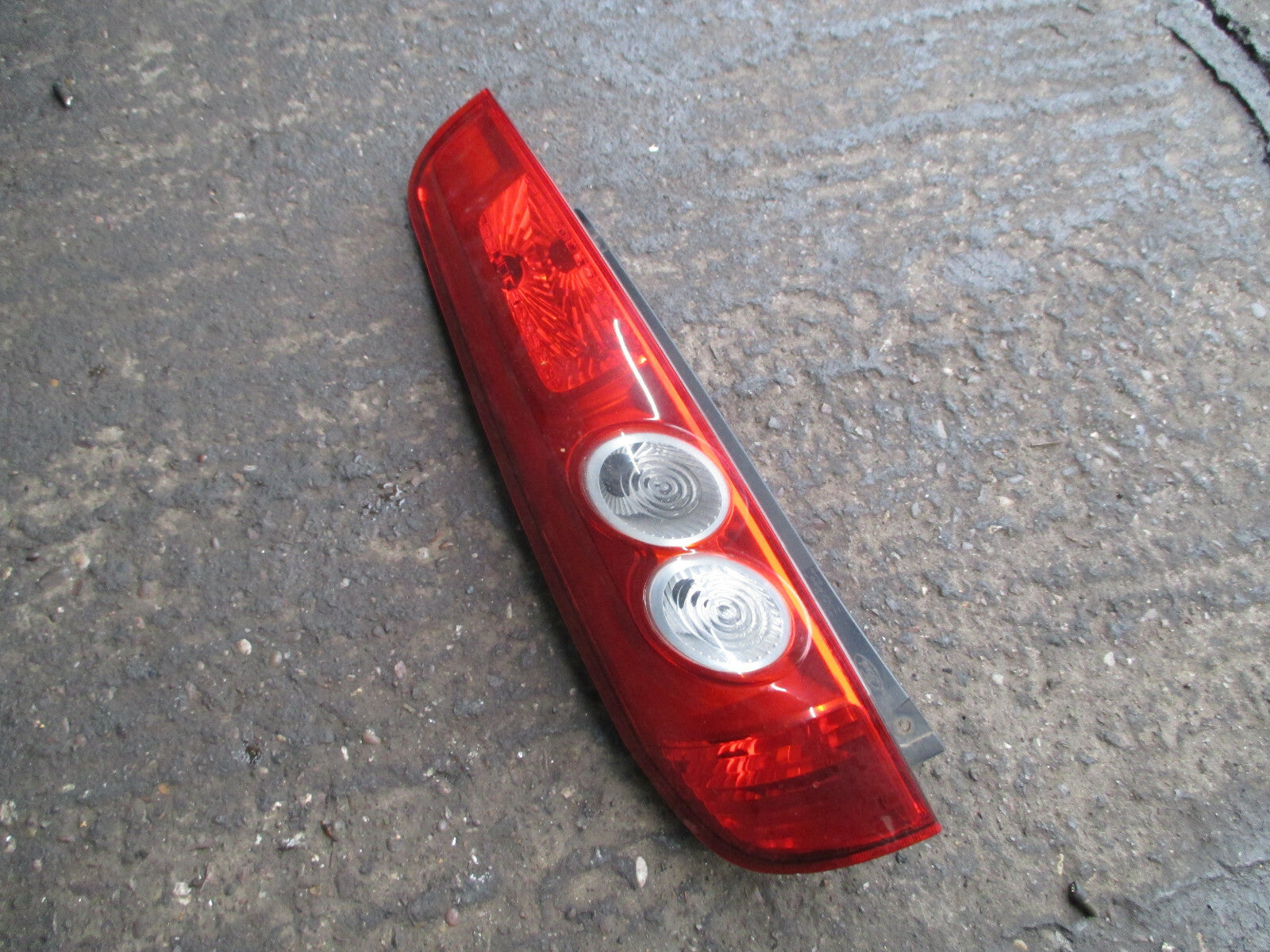 FORD FIESTA MK6 NSR PASSENGER SIDE REAR TAIL LIGHT