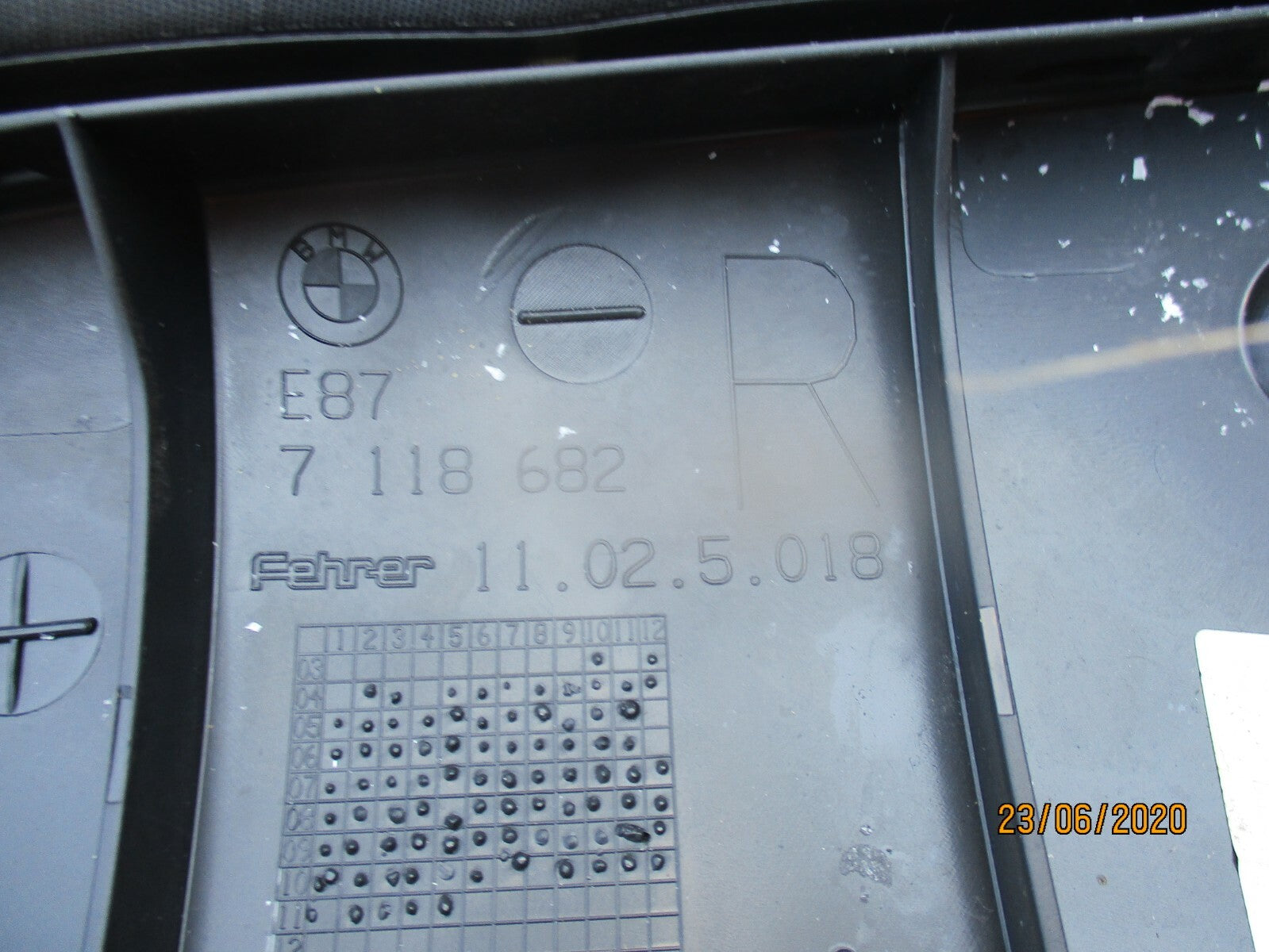 BMW 1 SERIES 2008 E87 2008 OS DRIVER SEAT CORNER REST TRIM PANEL 7118682