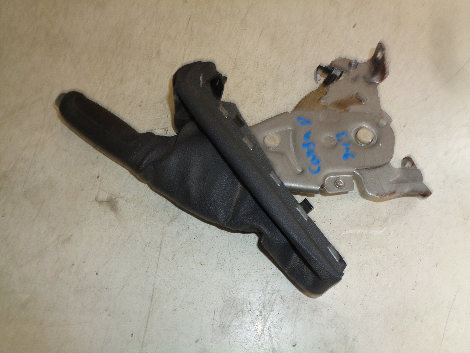 VAUXHALL CORSA D 2013 HANDBRAKE LEVER HANDLE 644194110