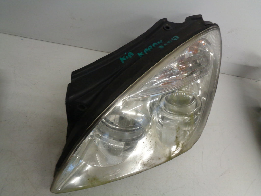 KIA CARENS 2008 NS FRONT PASSENGER SIDE HEADLIGHT HEADLAMP