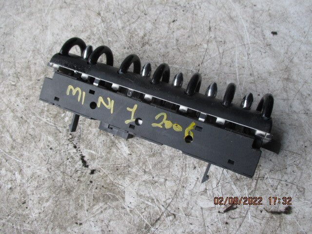 BMW MINI ONE 2006 R50 CENTRE CONSOLE WINDOW SWITCH 6958029