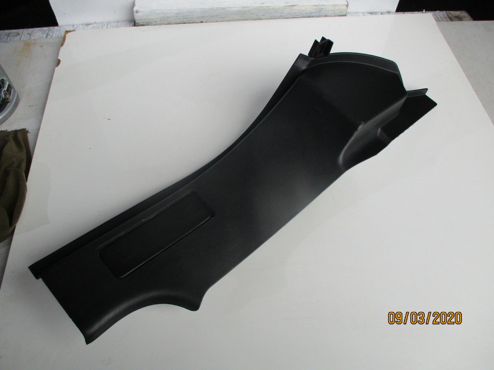 LAND ROVER DISCOVERY 2017 OS DRIVER SIDE C PILLAR TRIM COVER A073159 FK72-13245