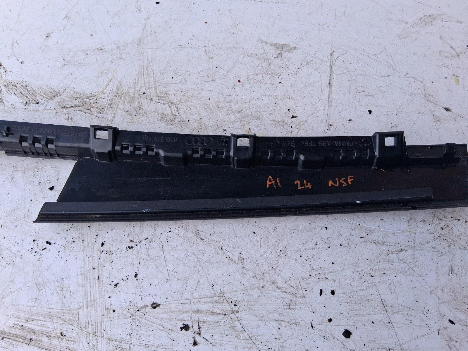 2024 AUDI A1 S LINE MK2 NSF PASSENGER SIDE FRONT BLACK GLOSS MOULDING 82G839901