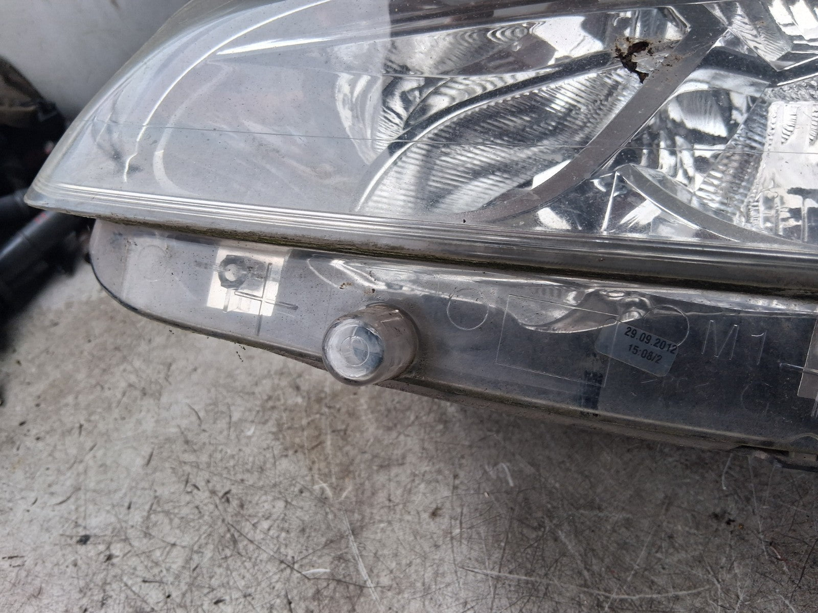 2012 PEUGEOT 208 NSF PASSENGER SIDE FRONT LEFT HEADLIGHT 9802221980