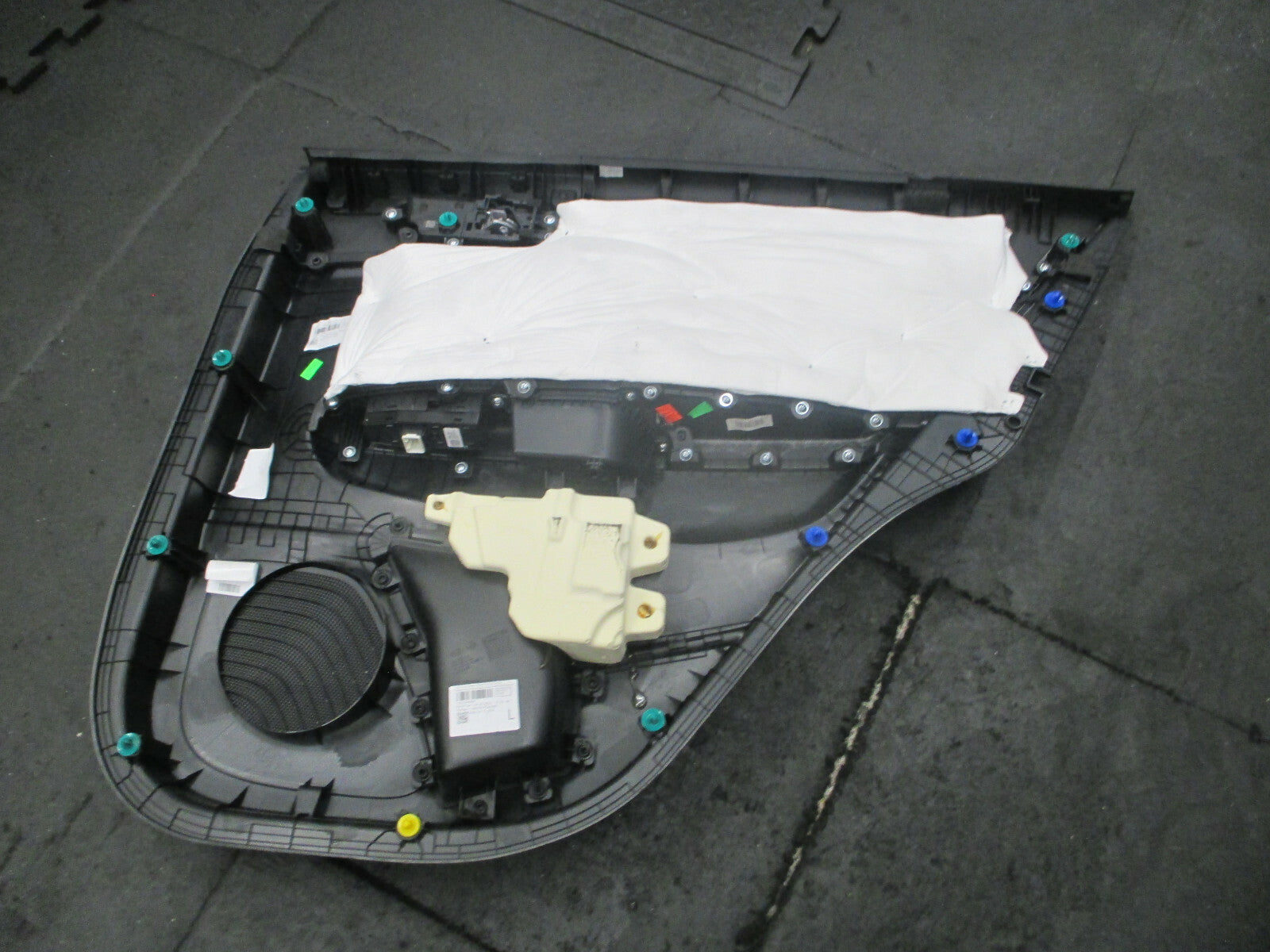 KIA SPORTAGE MK4 2020 FACELIFT NSR PASSENGER SIDE REAR PLASTIC DOOR CARD PANEL