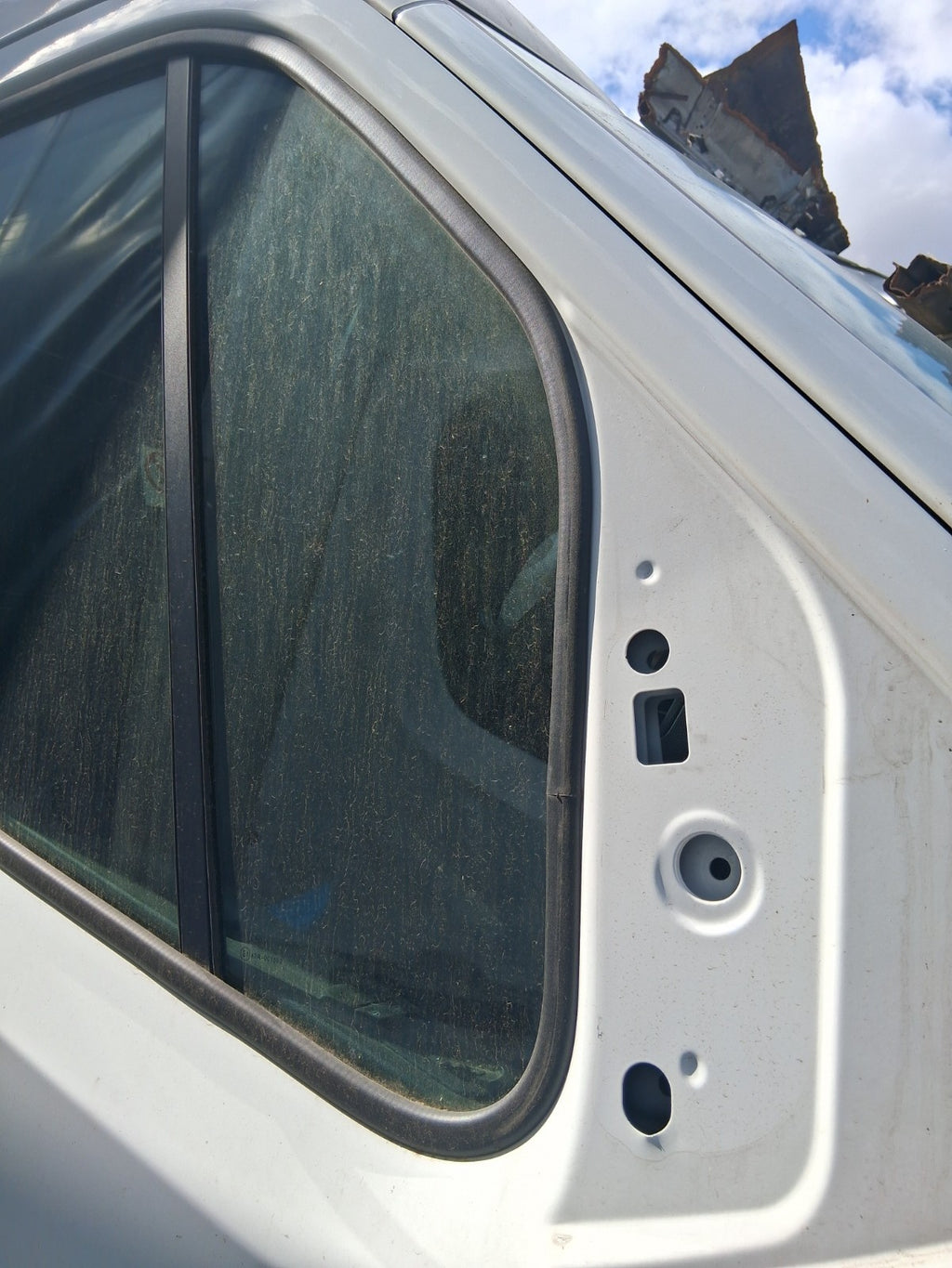2024 RENAULT MASTER MK3 OSF DRIVER SIDE FRONT QUARTER WINDOW GLASS