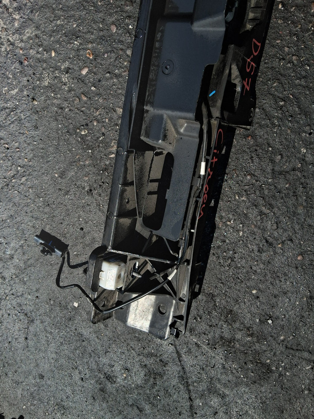 2024 DS AUTOMOBILES DS 7 1.5 D FRONT UPPER SLAM PANEL BONNET LATCH 9824055880