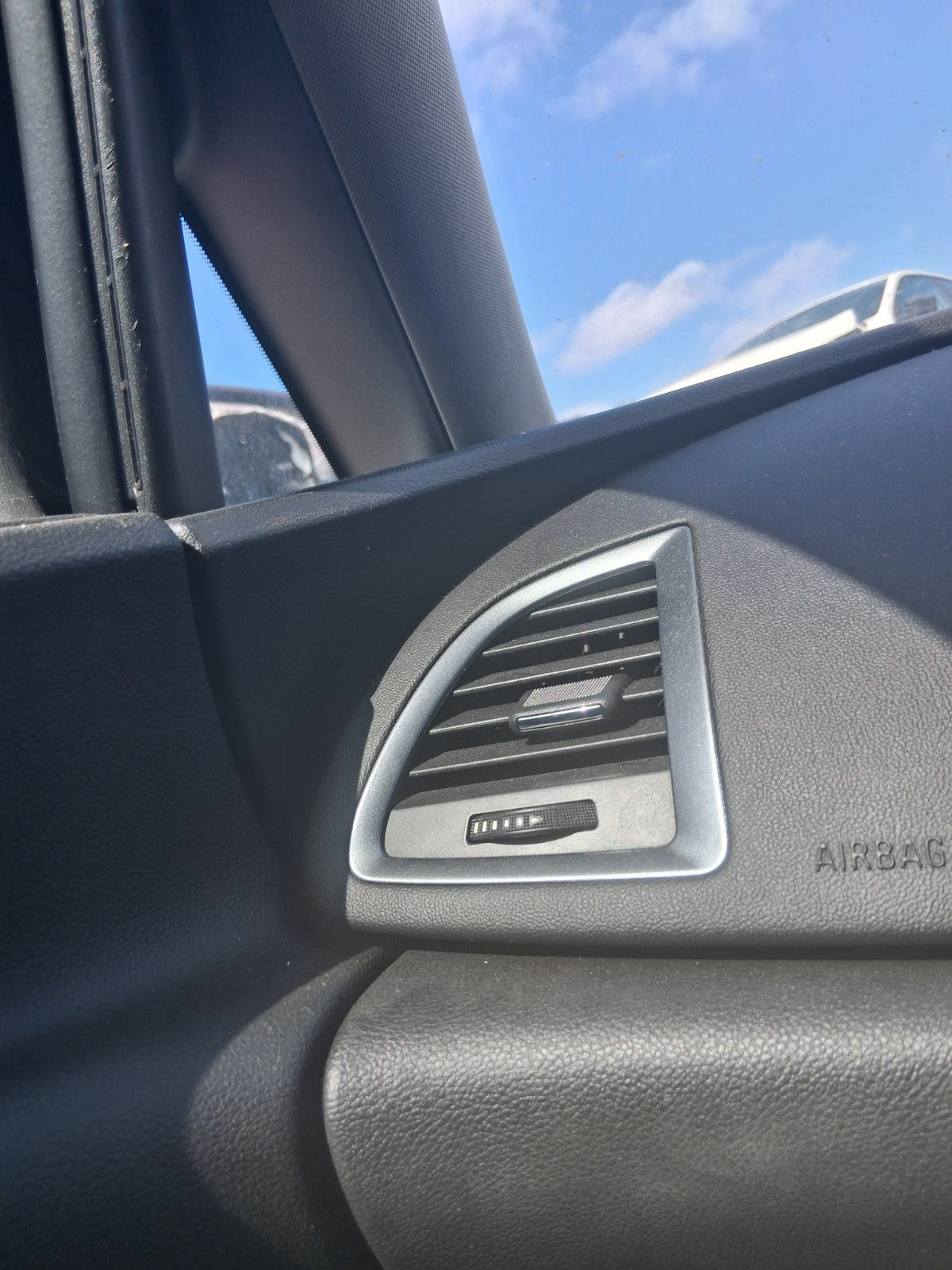 2013 VAUXHALL ASTRA J ESTATE NSF PASSENGER SIDE FRONT LEFT AIR VENT