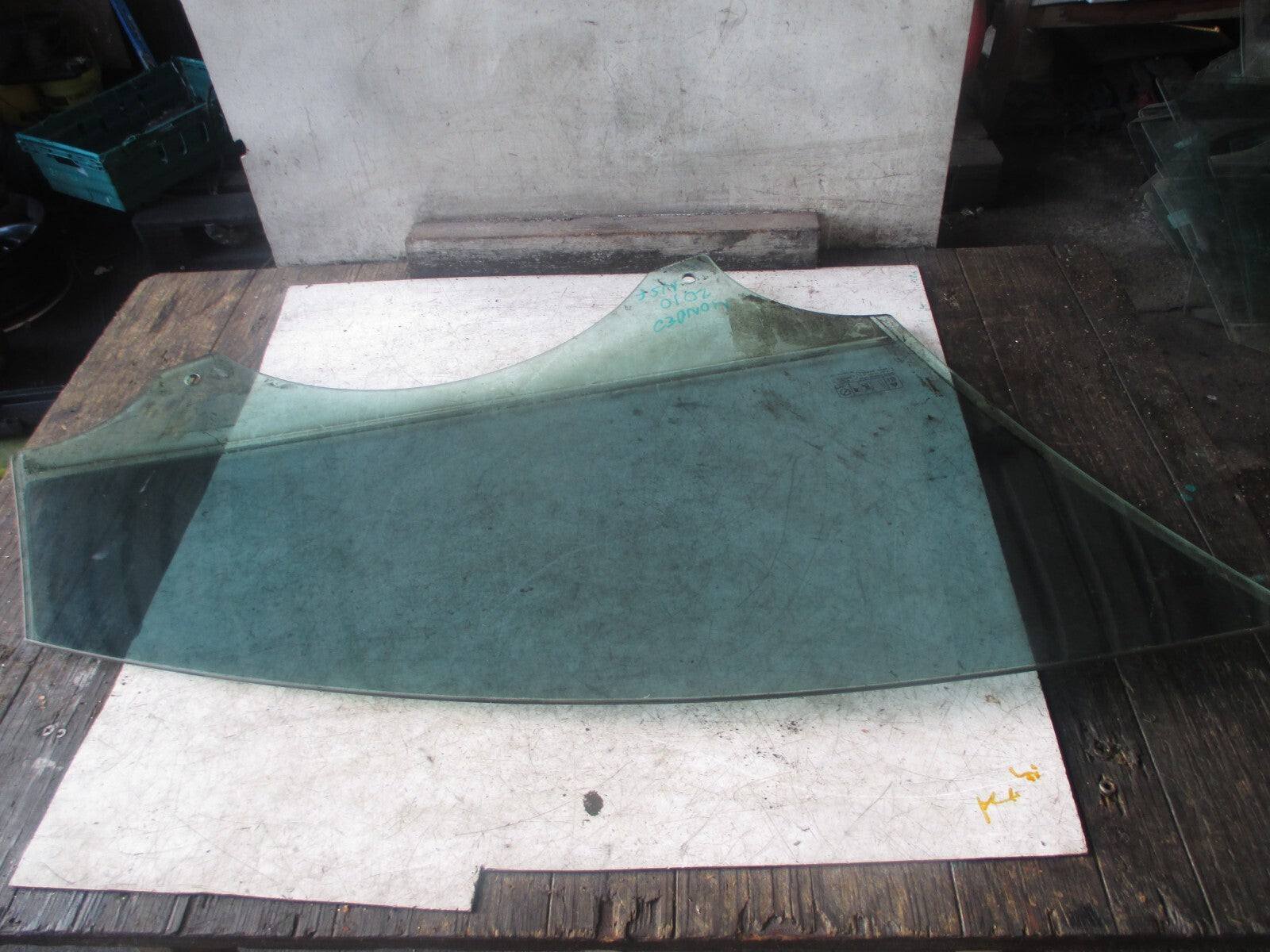 FORD MONDEO MK4 2010 5 DOOR NSF PASSENGER SIDE FRONT DOOR WINDOW GLASS